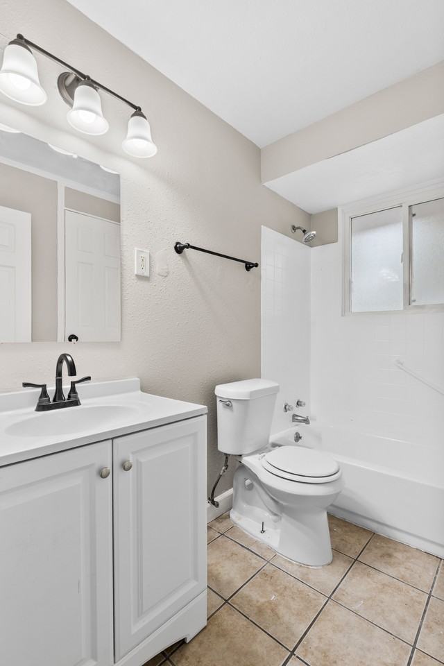 9737 Wendell Dr - Photo 6 of 26