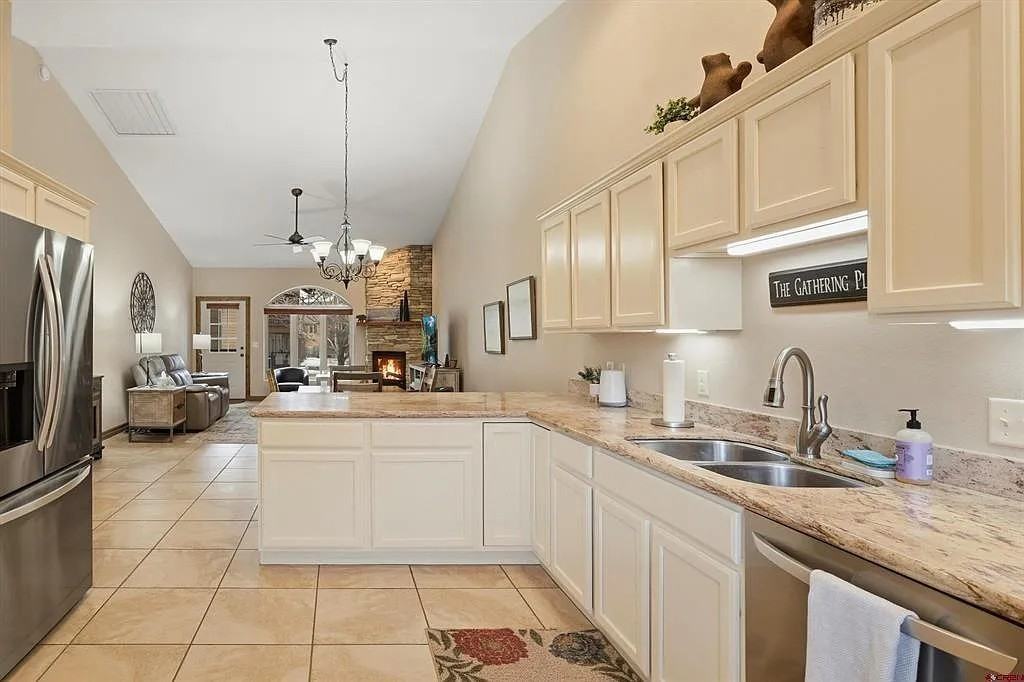 1135 Park Ave #804 - Photo 5 of 19