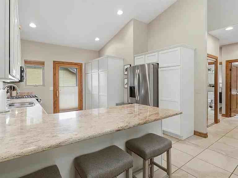 1135 Park Ave #804 - Photo 6 of 19