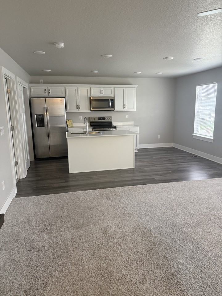 1504 Ne Polk Dr #1 - Photo 3 of 15