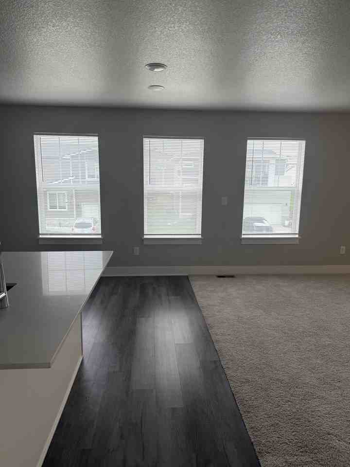 1504 Ne Polk Dr #1 - Photo 4 of 15