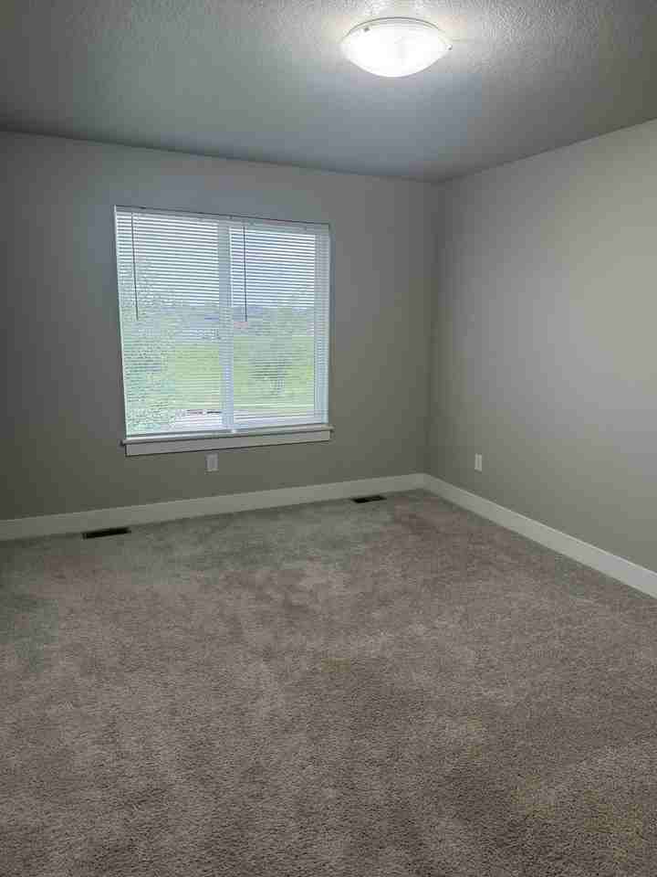 1504 Ne Polk Dr #1 - Photo 6 of 15