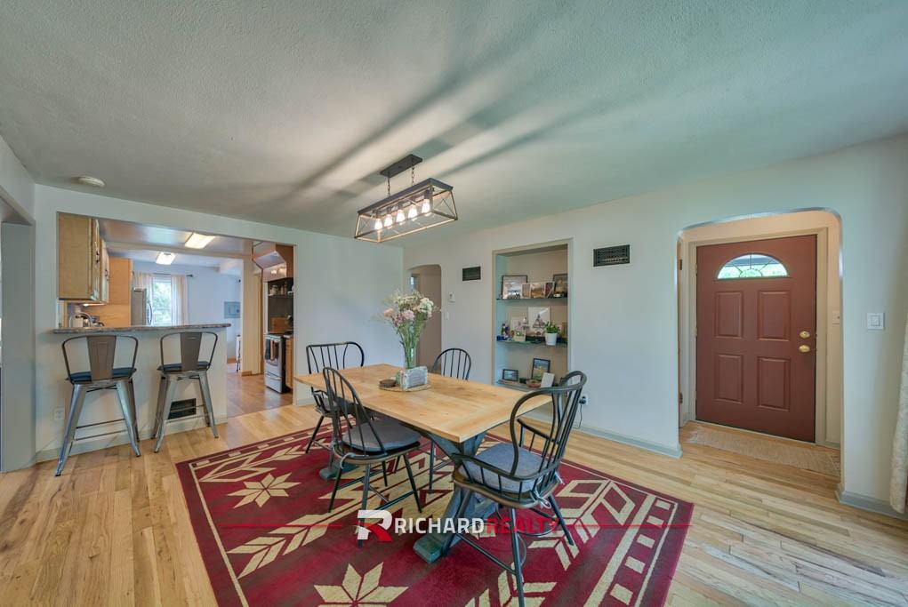 601 19th St #1 - Photo 3 of 4