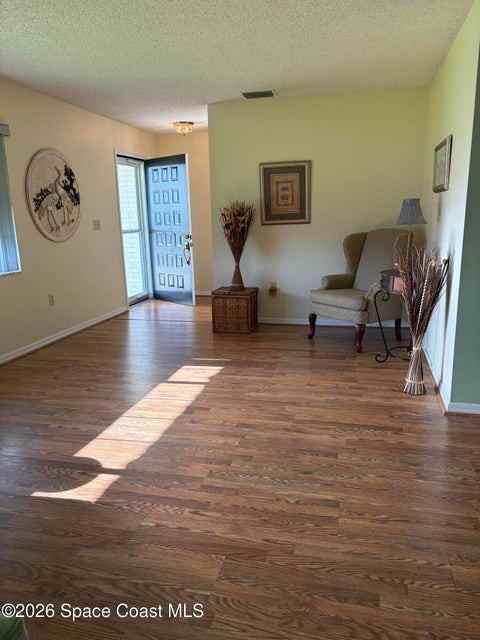 629 Ebony St #1 - Photo 2 of 10