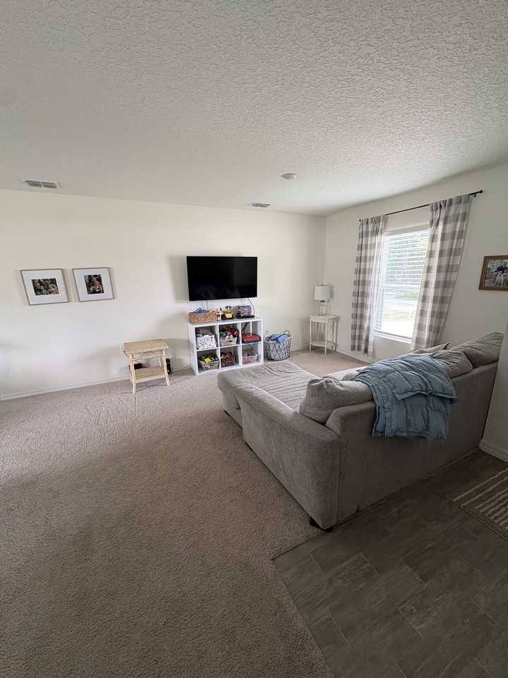 1207 Waffle St Se #1 - Photo 3 of 8