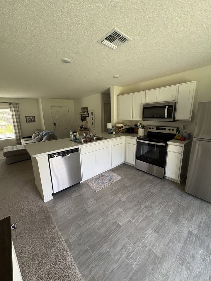 1207 Waffle St Se #1 - Photo 4 of 8