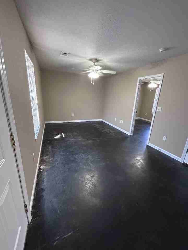 2414 Boydston St #B - Photo 3 of 10