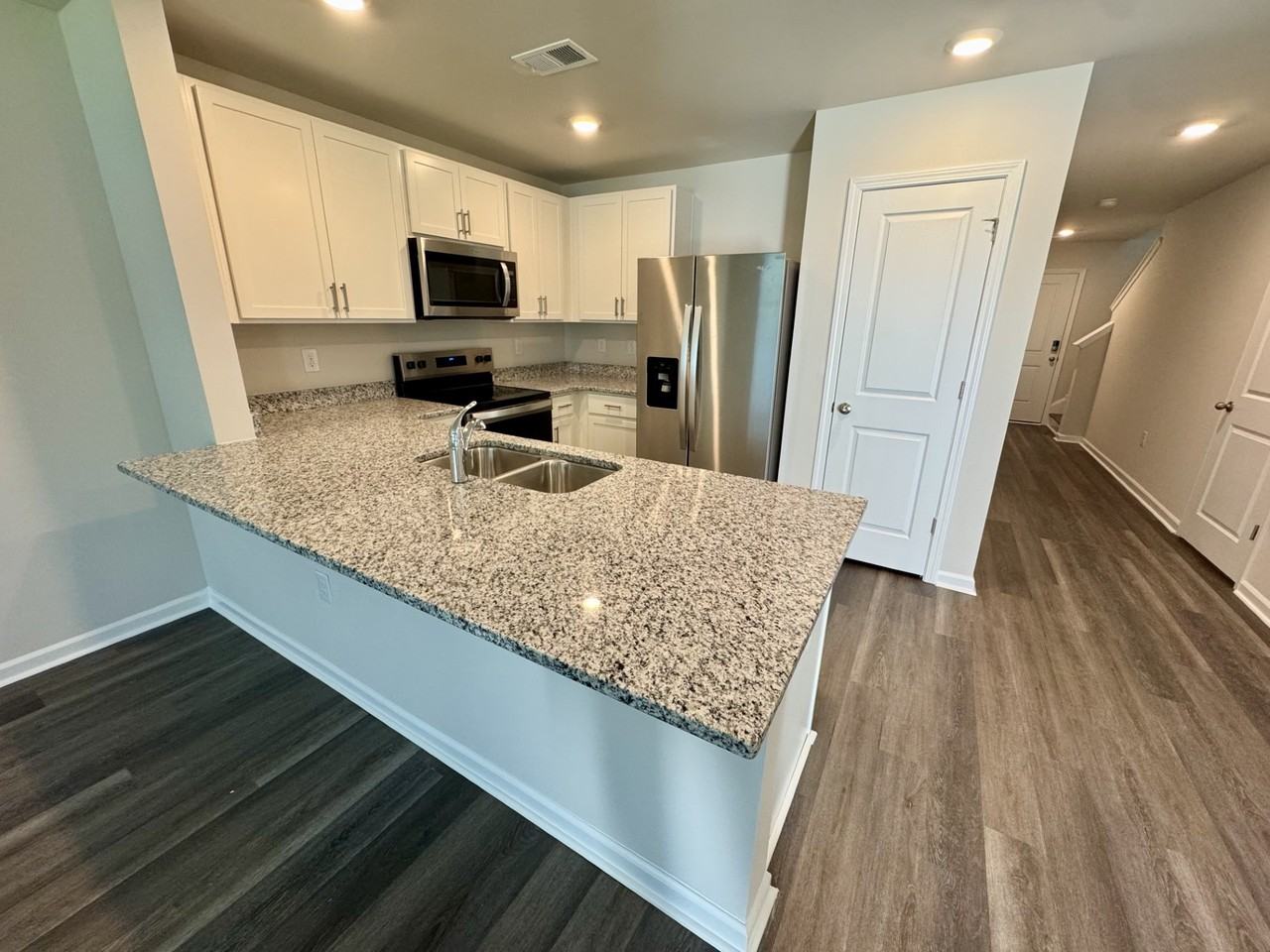 405 Gemstone Blvd - Photo 3 of 18