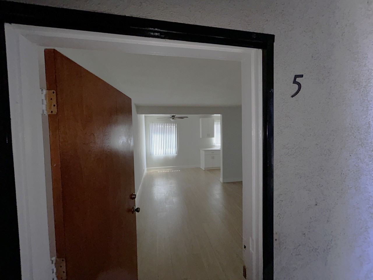 803 Crenshaw Blvd #005 - Photo 2 of 20