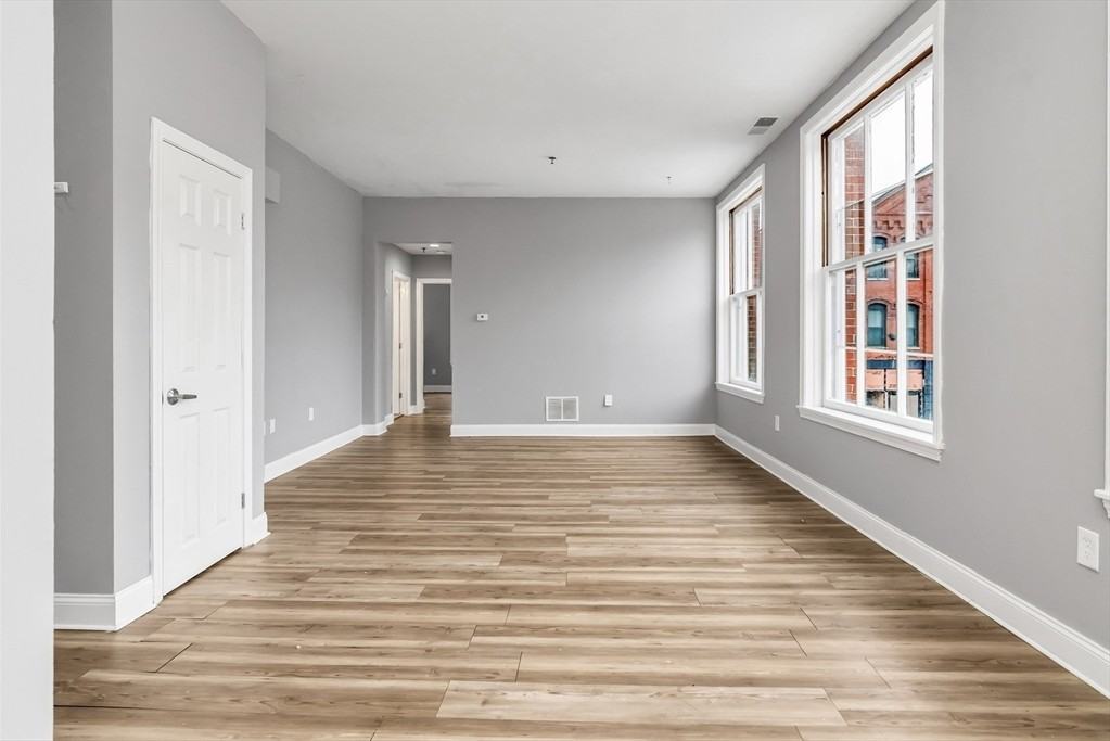 80 Wingate St - Photo 3 of 12
