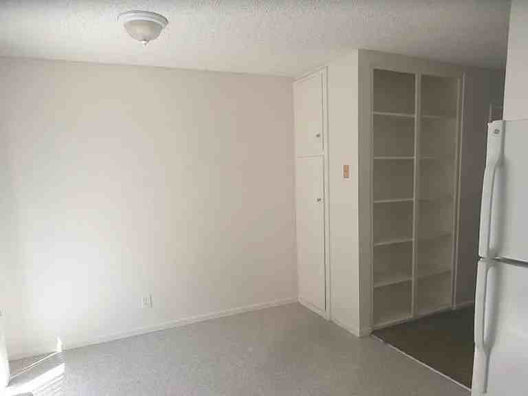 251 Mathilda Dr - Photo 3 of 14