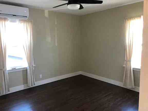 531 1/2 N Avenue - Photo 5 of 10