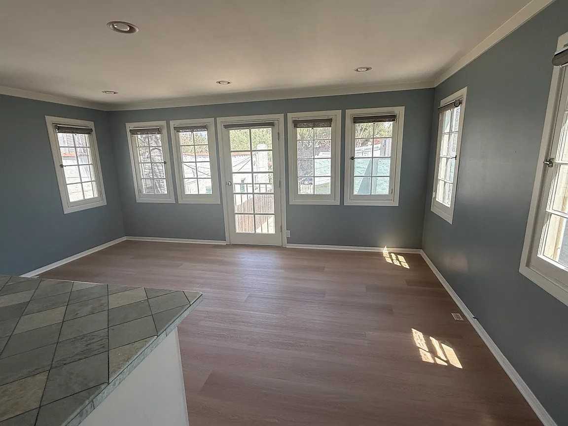 4064 Garden Ave - Photo 2 of 8
