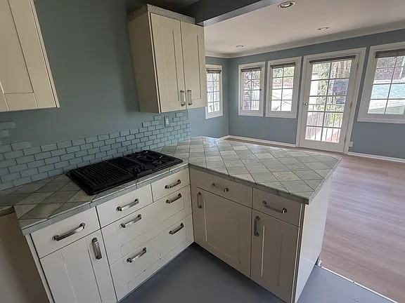 4064 Garden Ave - Photo 4 of 8