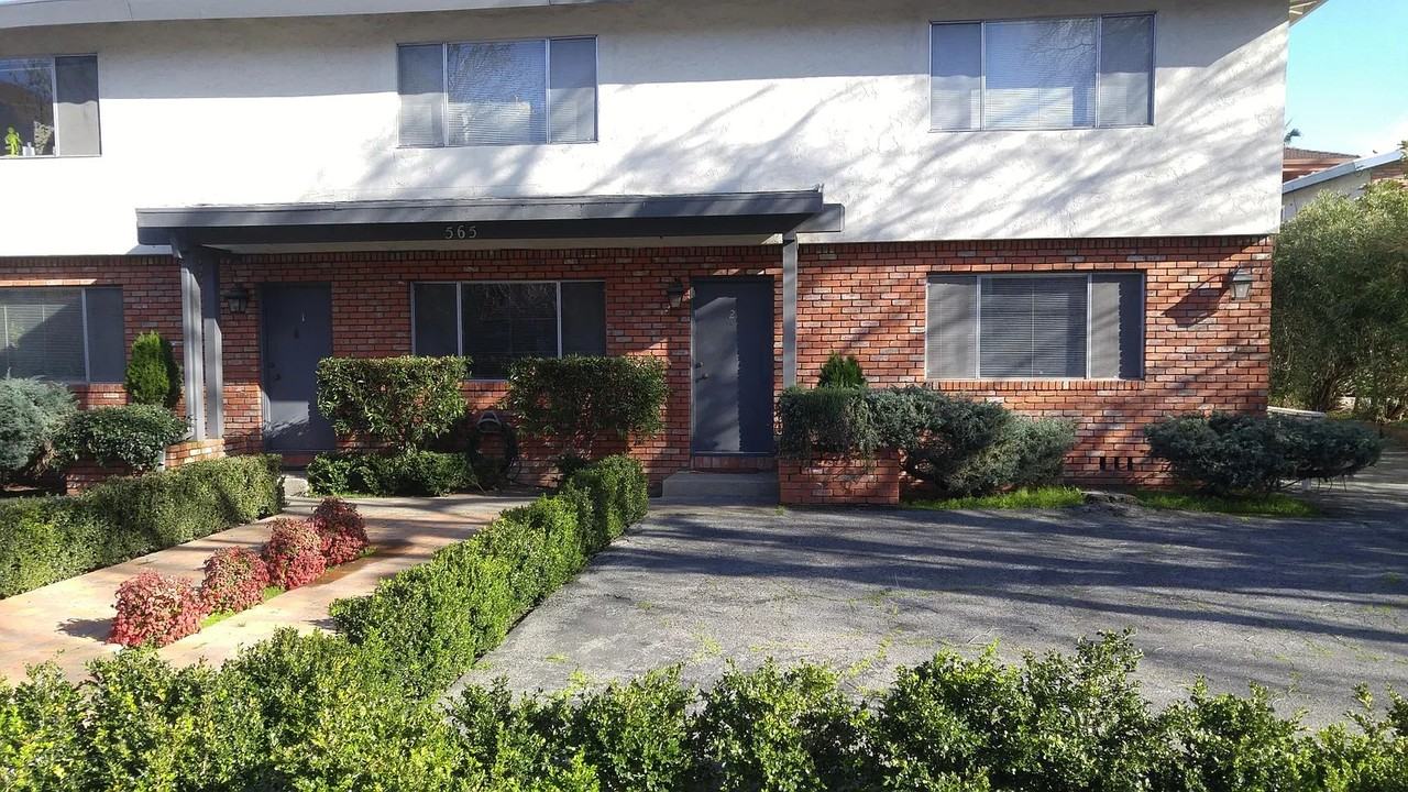 551 Ortega Ave - Photo 5 of 9