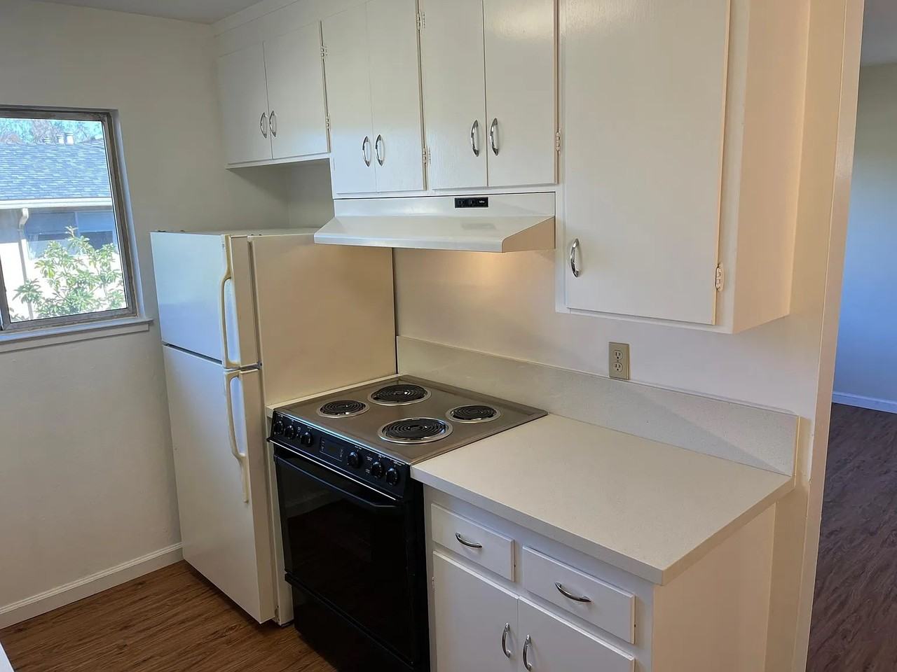 551 Ortega Ave - Photo 6 of 9