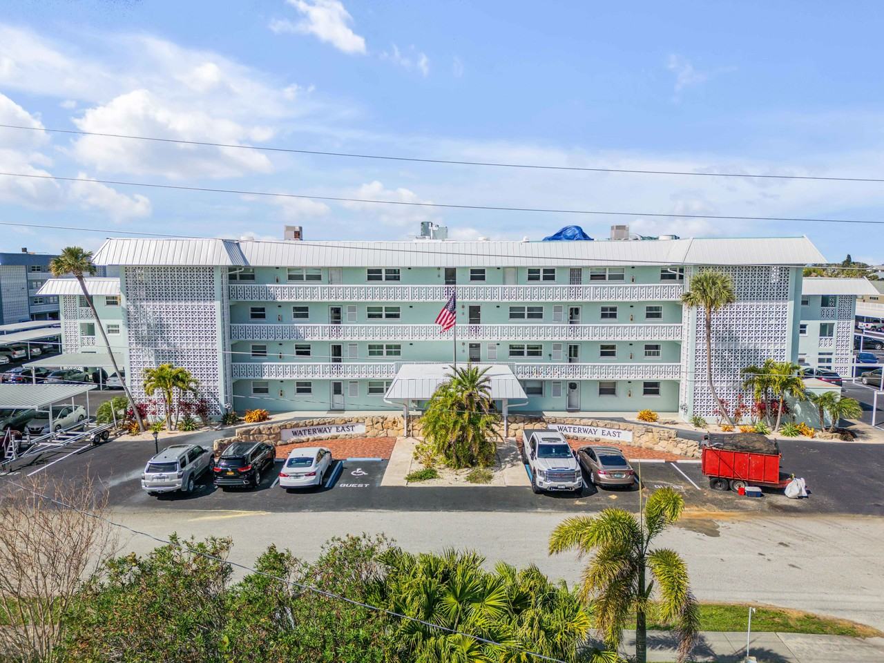 325 N Causeway