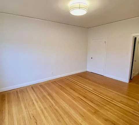 2715 Cabrillo St #208 - Photo 3 of 6