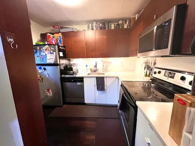 345 Harvard St #1F - Photo 2 of 10