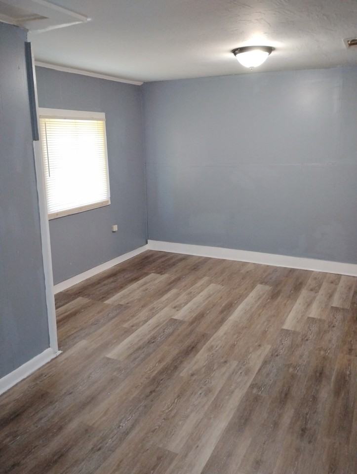 1201 Dabbs St #2 - Photo 3 of 5