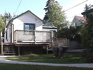228 23 Ave Ne - Photo 3 of 10