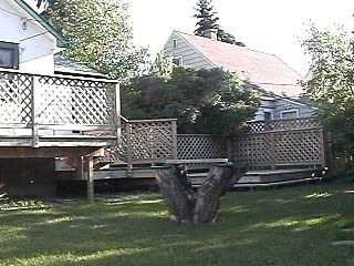 228 23 Ave Ne - Photo 4 of 10
