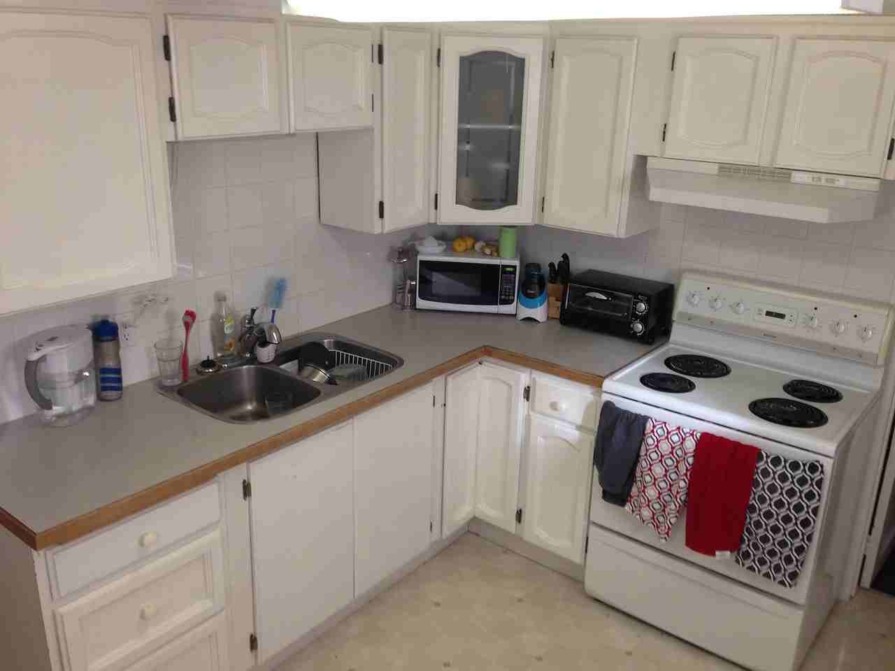228 23 Ave Ne - Photo 5 of 10