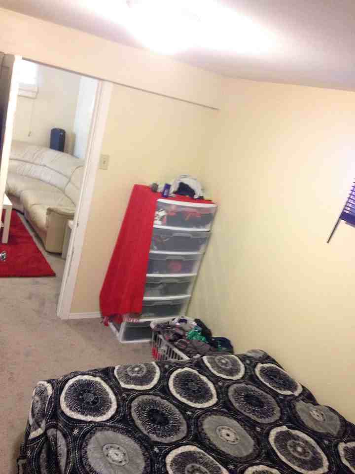 228 23 Ave Ne - Photo 6 of 10