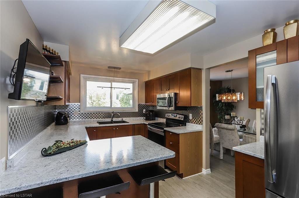 1460 Fairfax Court Townhouses - Photo 5 of 14