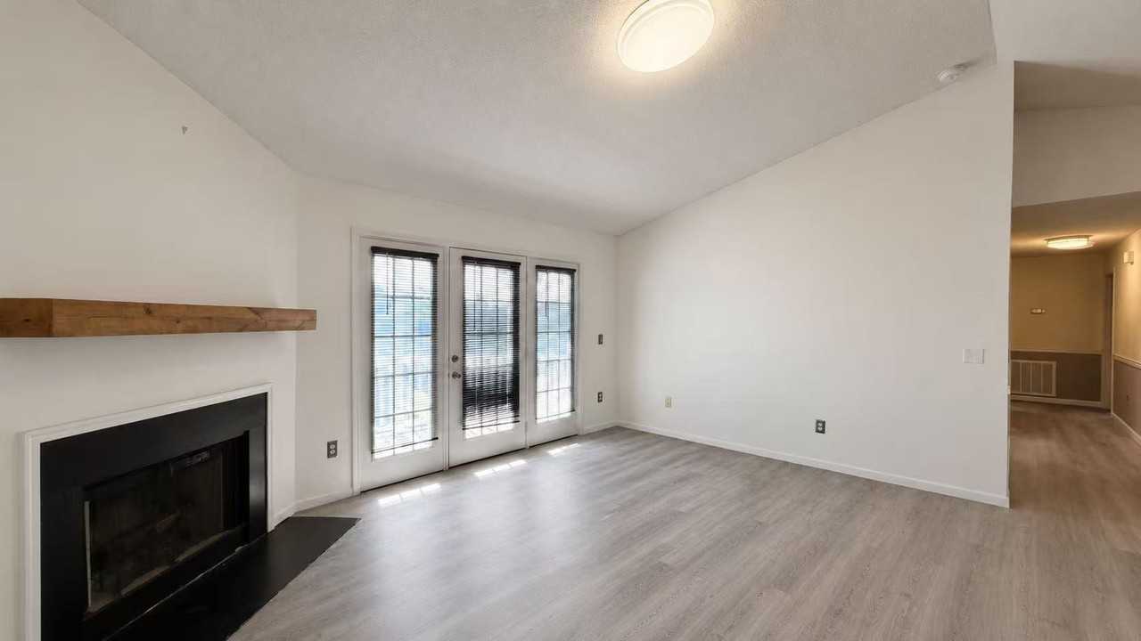 907 Pelham Square Way #1 - Photo 3 of 13