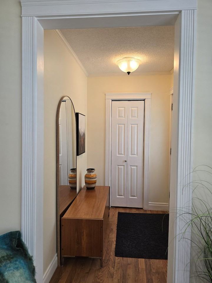 14627 103 Ave Nw - Photo 3 of 18