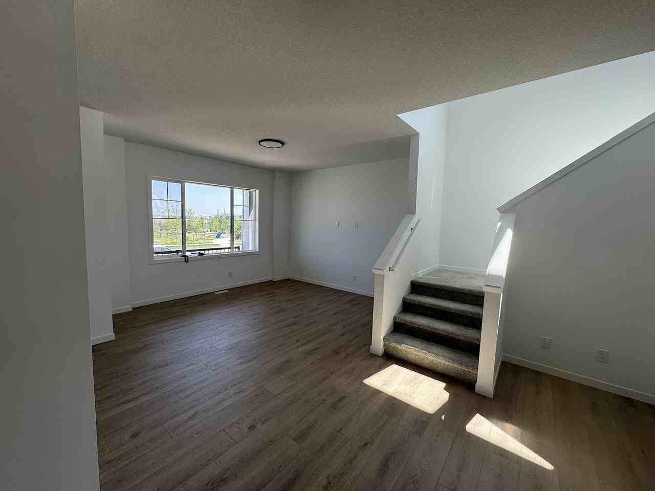 Bayview St - Photo 5 of 38