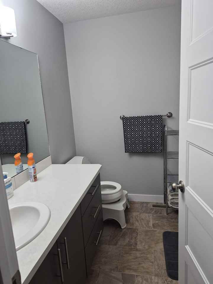 105 Hinshaw Dr - Photo 4 of 8