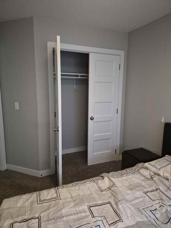 105 Hinshaw Dr - Photo 7 of 8