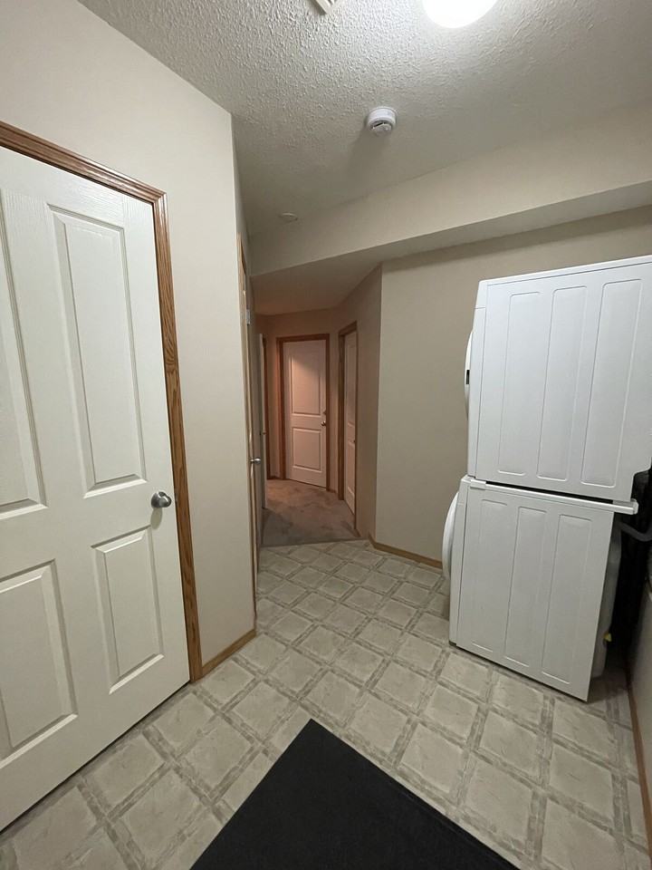 88 Somerglen Common Sw - Photo 7 of 19