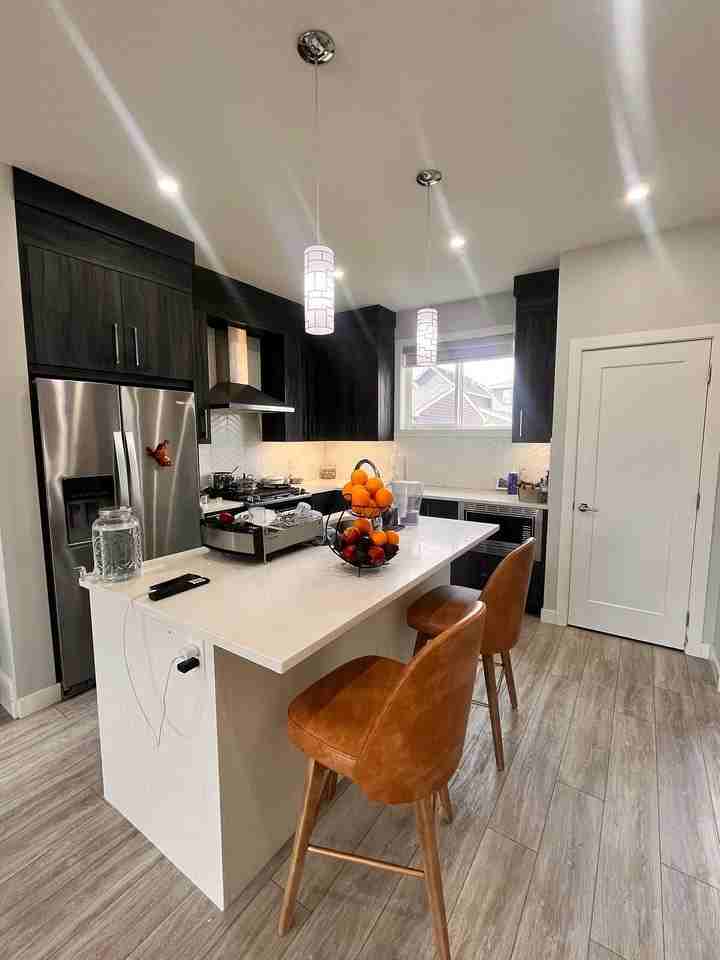 182 Chelsea Grove - Photo 4 of 10