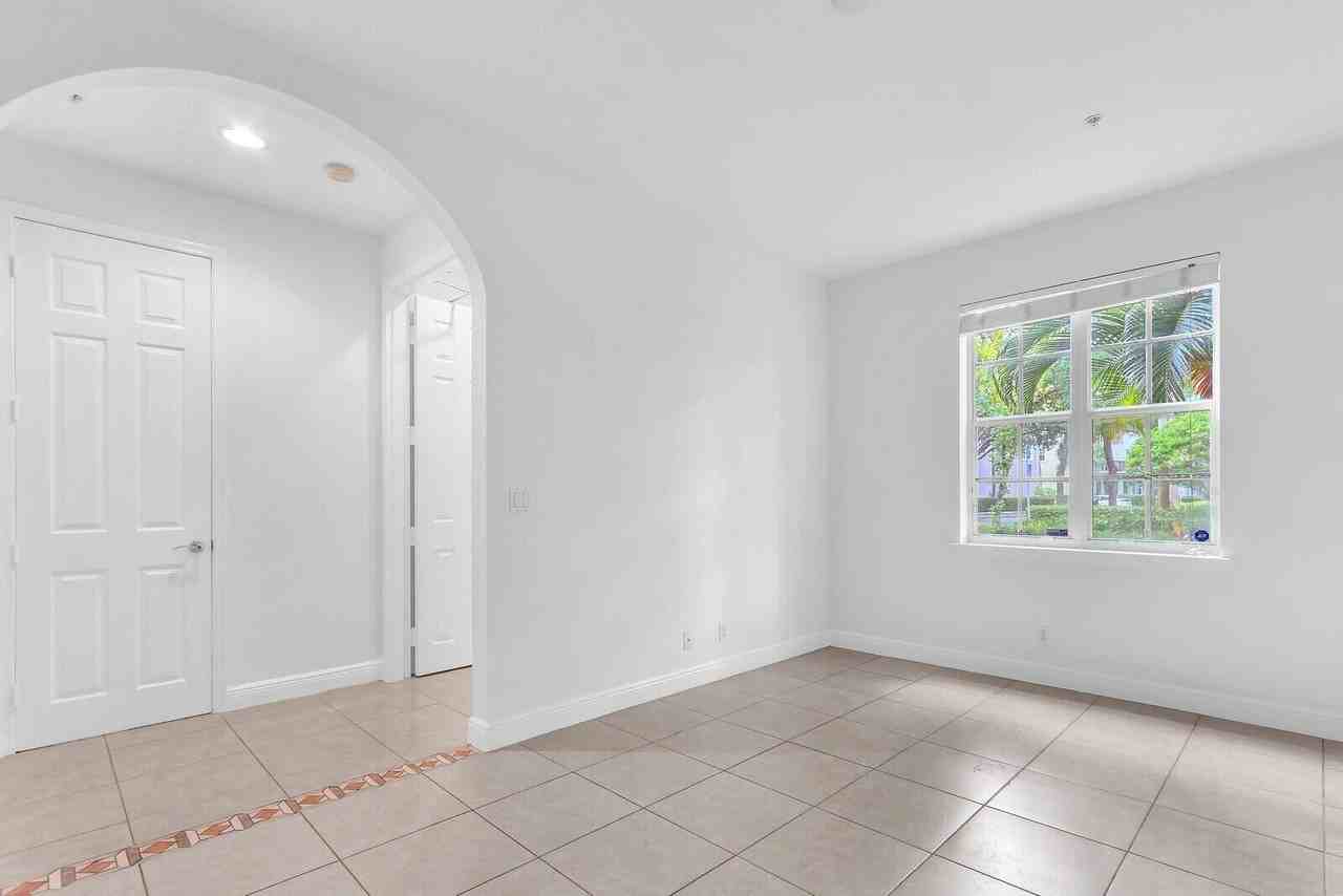 119 Osceola Ln - Photo 3 of 22