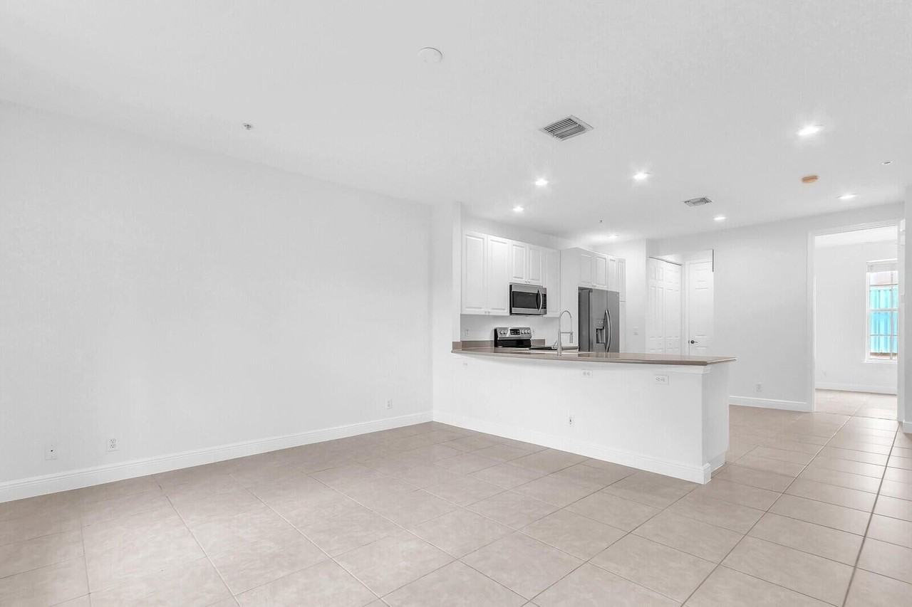 119 Osceola Ln - Photo 5 of 22