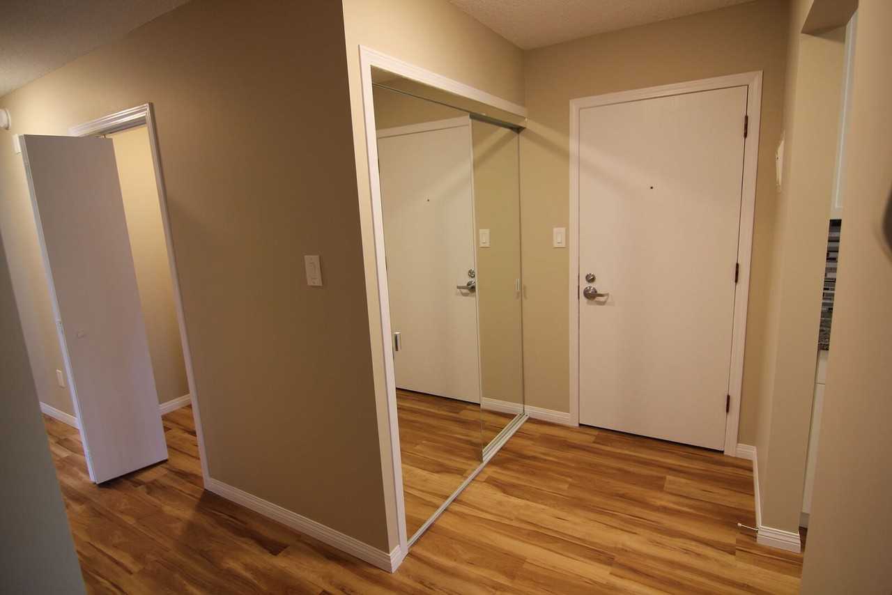 10714 - 10714 78 Ave Nw - Photo 7 of 15