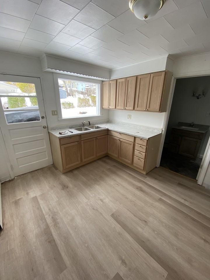 49 Rochester St #1 - Photo 7 of 10