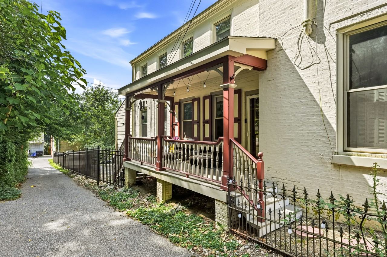 124 E Biddle St #1 - Photo 3 of 45
