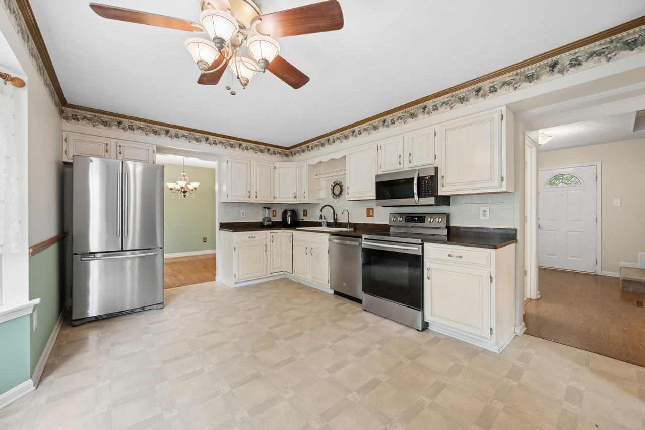 5562 Sponseller Ct #1 - Photo 4 of 16