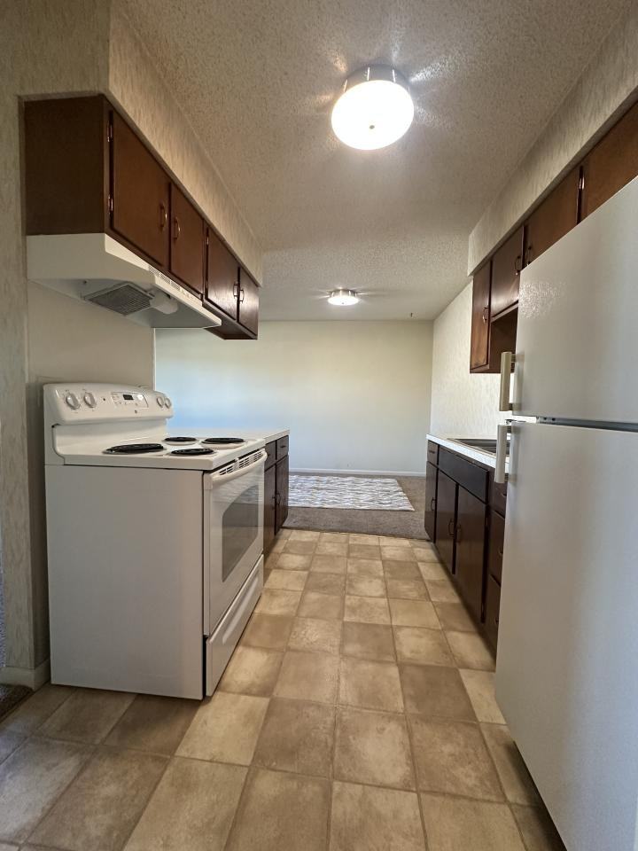 702 Avenue E #11 - Photo 5 of 9