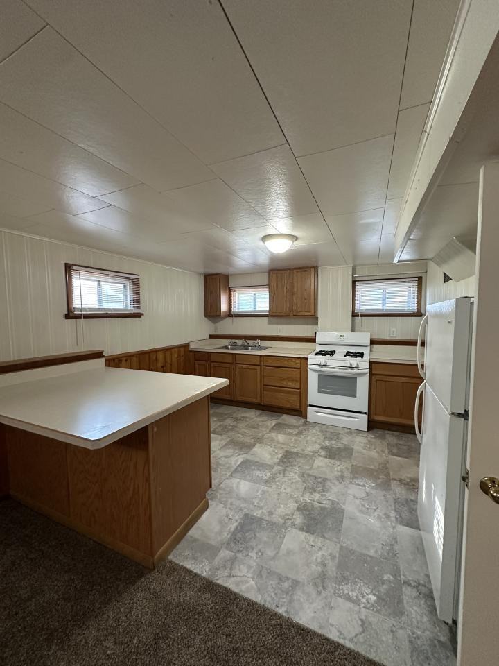 844 1/2 Parkhill Dr #1-2 - Photo 4 of 7