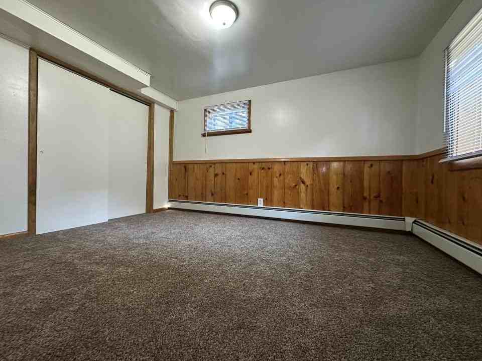844 1/2 Parkhill Dr #1-2 - Photo 5 of 7
