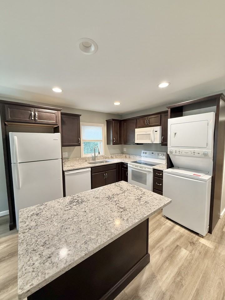 222 W Broadway Ave #3 - Photo 2 of 7