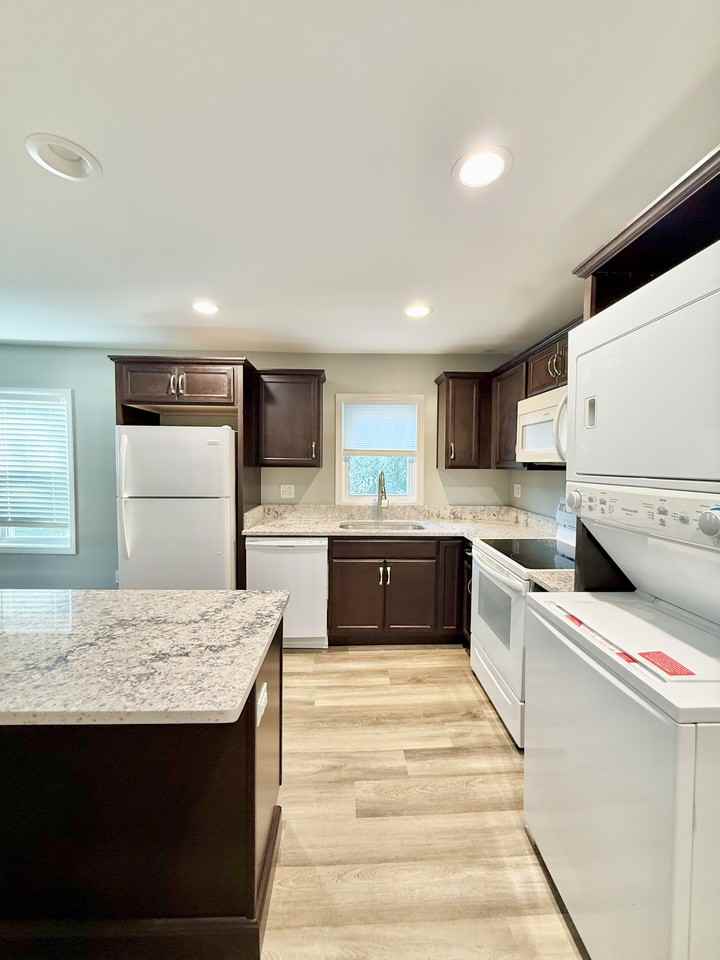 222 W Broadway Ave #3 - Photo 3 of 7
