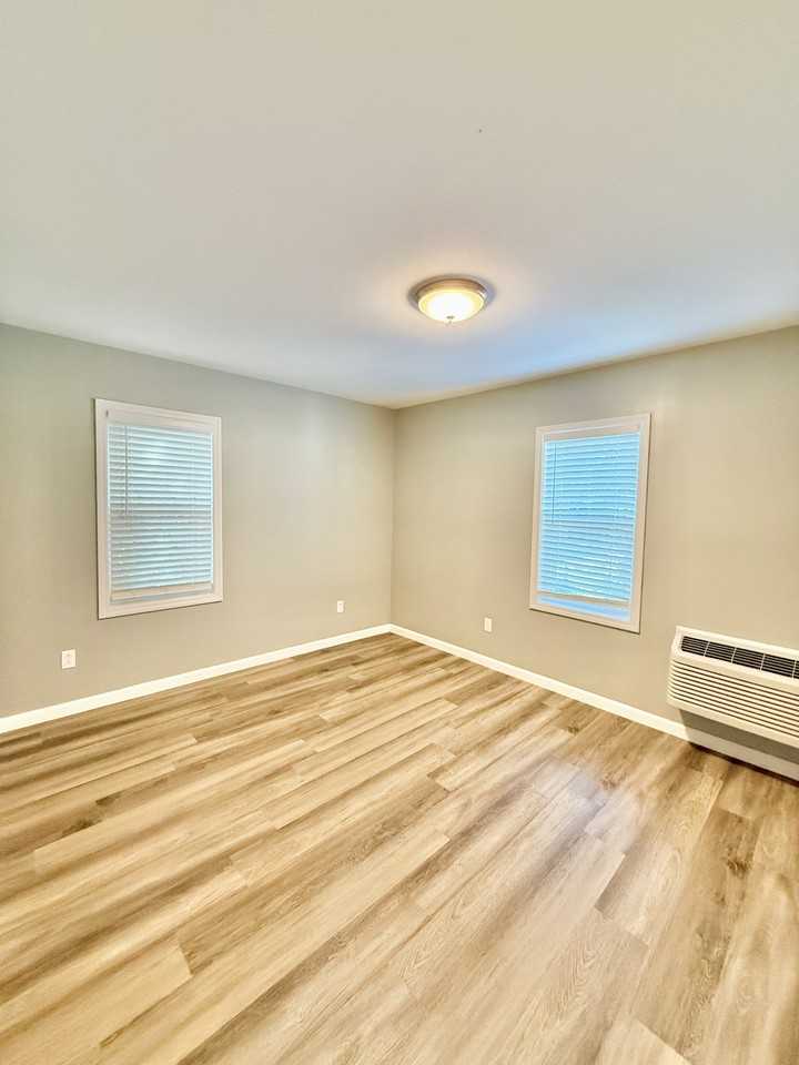 222 W Broadway Ave #3 - Photo 5 of 7