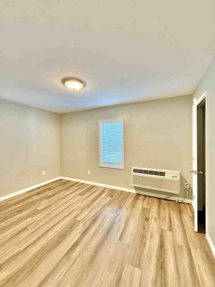 222 W Broadway Ave #3 - Photo 6 of 7