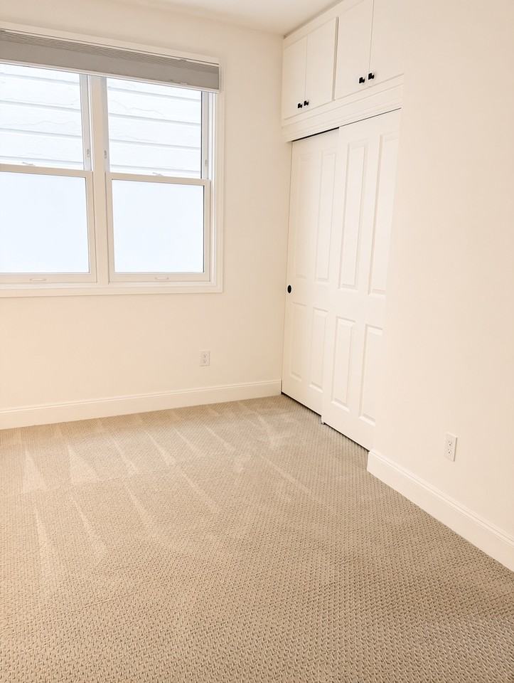 1438 Filbert St #101 - Photo 4 of 12